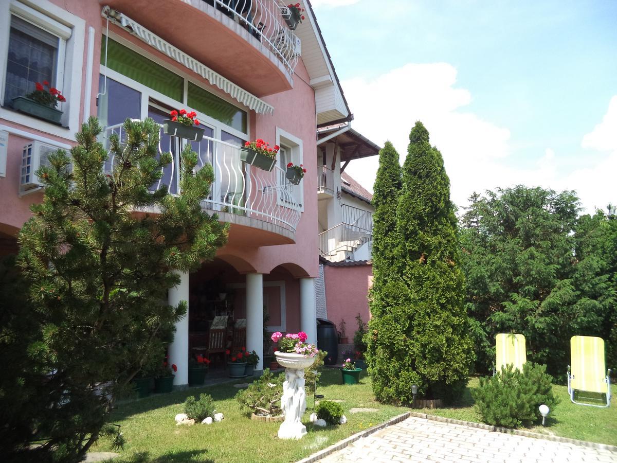 Maria Apartman Apartment Heviz Exterior photo