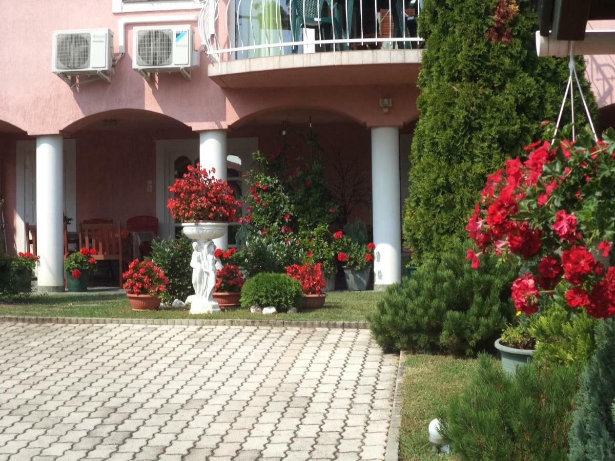 Maria Apartman Apartment Heviz Exterior photo