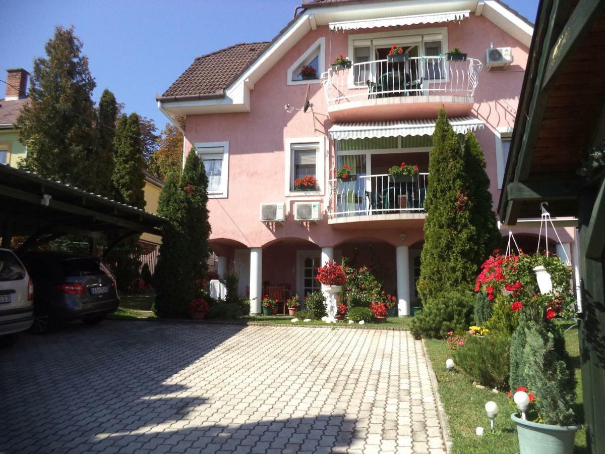 Maria Apartman Apartment Heviz Exterior photo